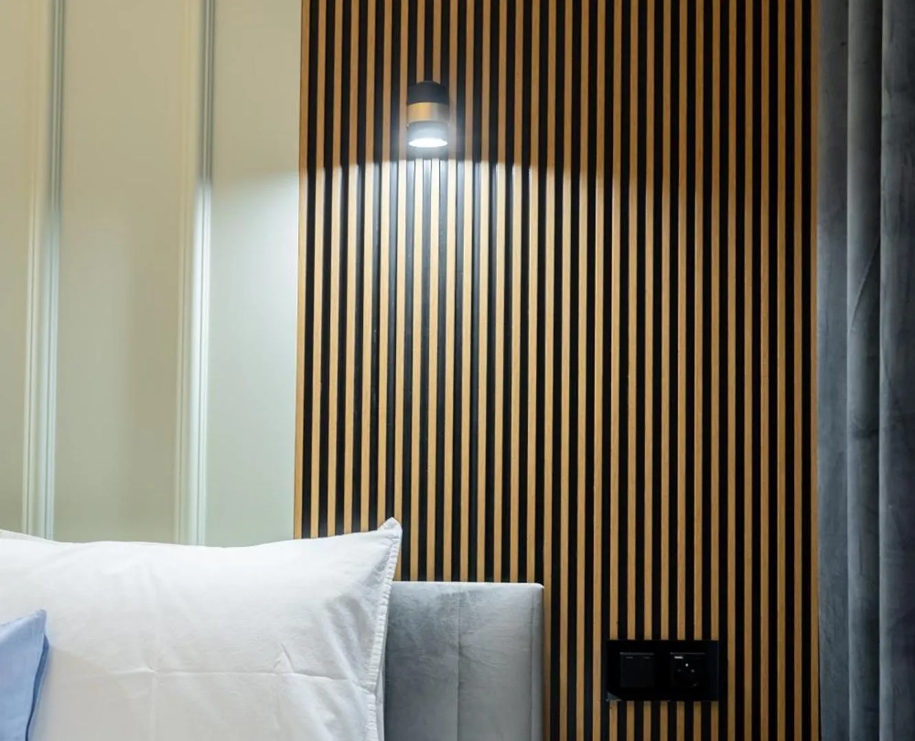 Apartment Charm & Comfort Renovated Gem In Old Town Sarego Apt B Krakow Poland