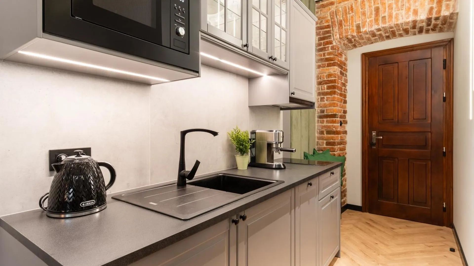 Charm & Comfort Renovated Gem In Old Town Sarego Apt B Krakow